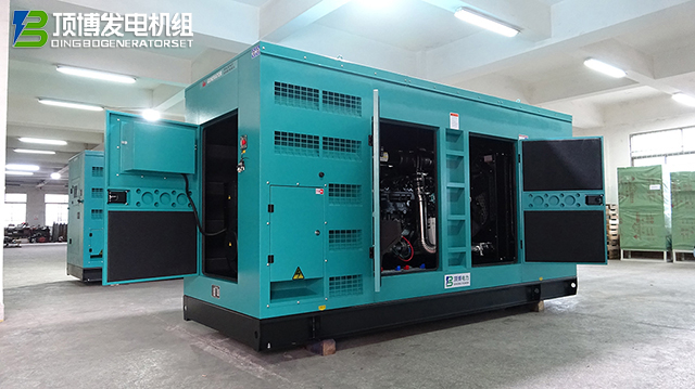 頂博柴油發(fā)電機組：企業(yè)工廠穩(wěn)定運行的堅實后盾，高效智能引領(lǐng)行業(yè)新篇章